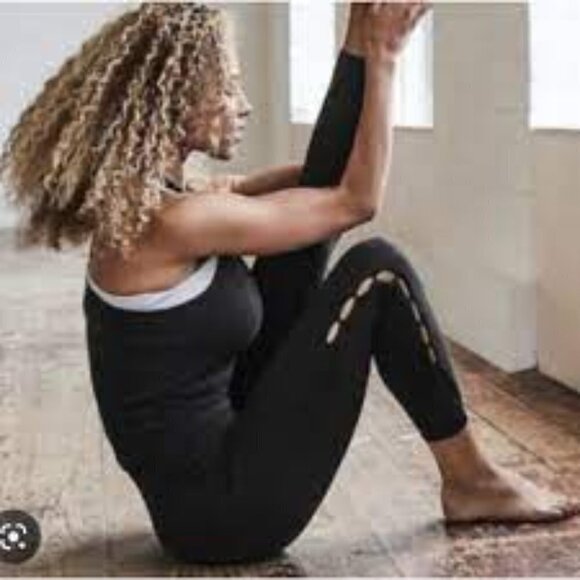 Athleta High Rise Peekaboo Powervita - Picture 2 of 4